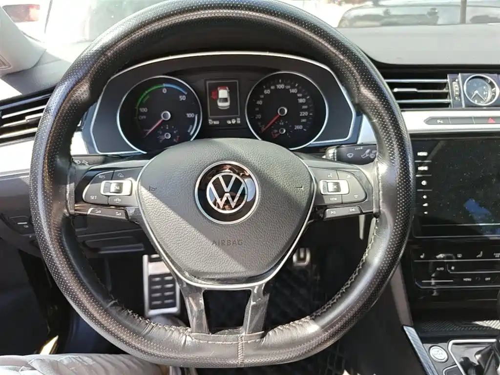 VOLKSWAGEN MAGOTAN GTE PLUG-IN HYBRID