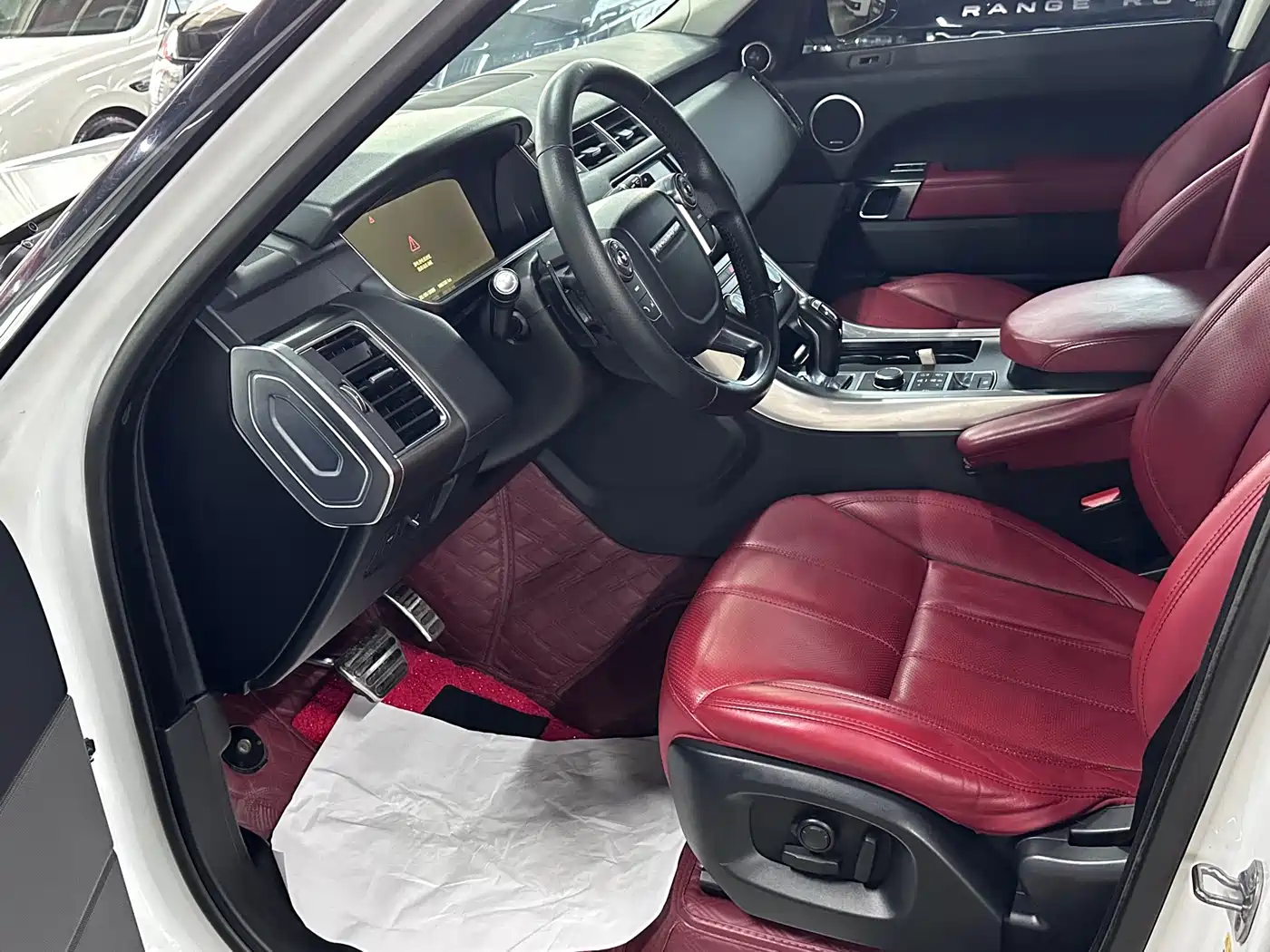 Land Rover Range Rover Sport 2016 Model 3.0 SC V6 HSE фото 3