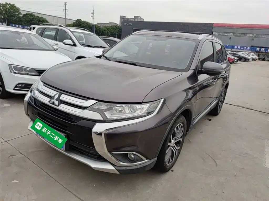 Mitsubishi Outlander 2018 2.0L 2WD Glory Edition 5-seater фото 2