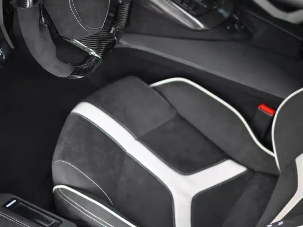 Lamborghini Aventador 2011 LP 700-4 фото 10