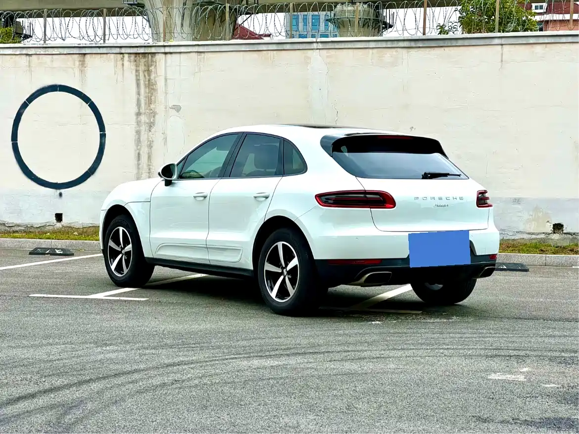 Porsche Macan 2016 Macan 2.0T фото 4