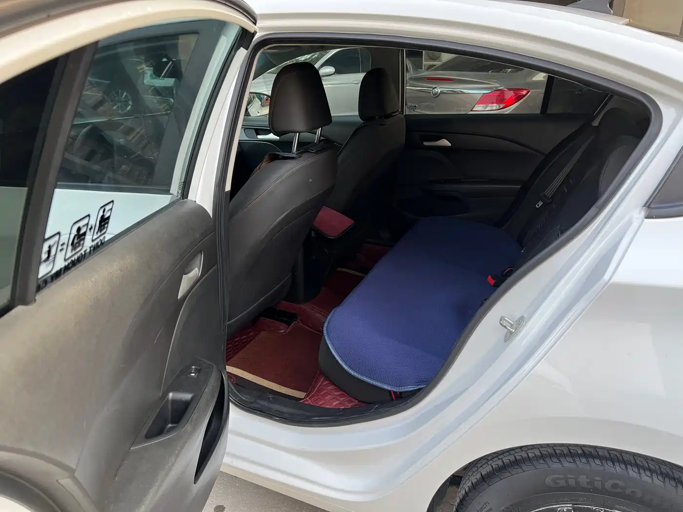 Chevrolet Cavalier 2019 320 Manual Enjoyment Edition фото 8