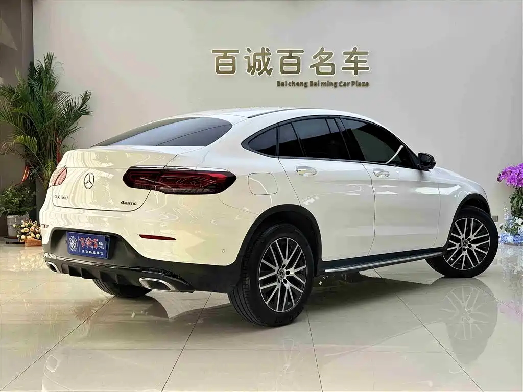 Mercedes-Benz GLC Coupe 2023 Model GLC 300 4MATIC Coupe SUV фото 7
