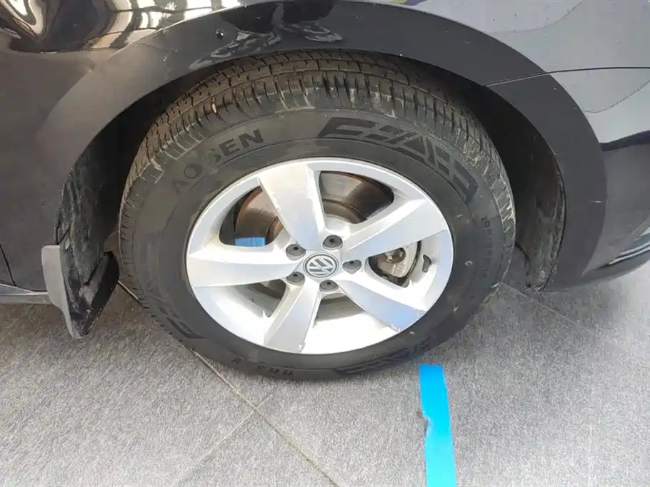 Volkswagen Lavida 2015 1.6L Automatic Trend Edition фото 6