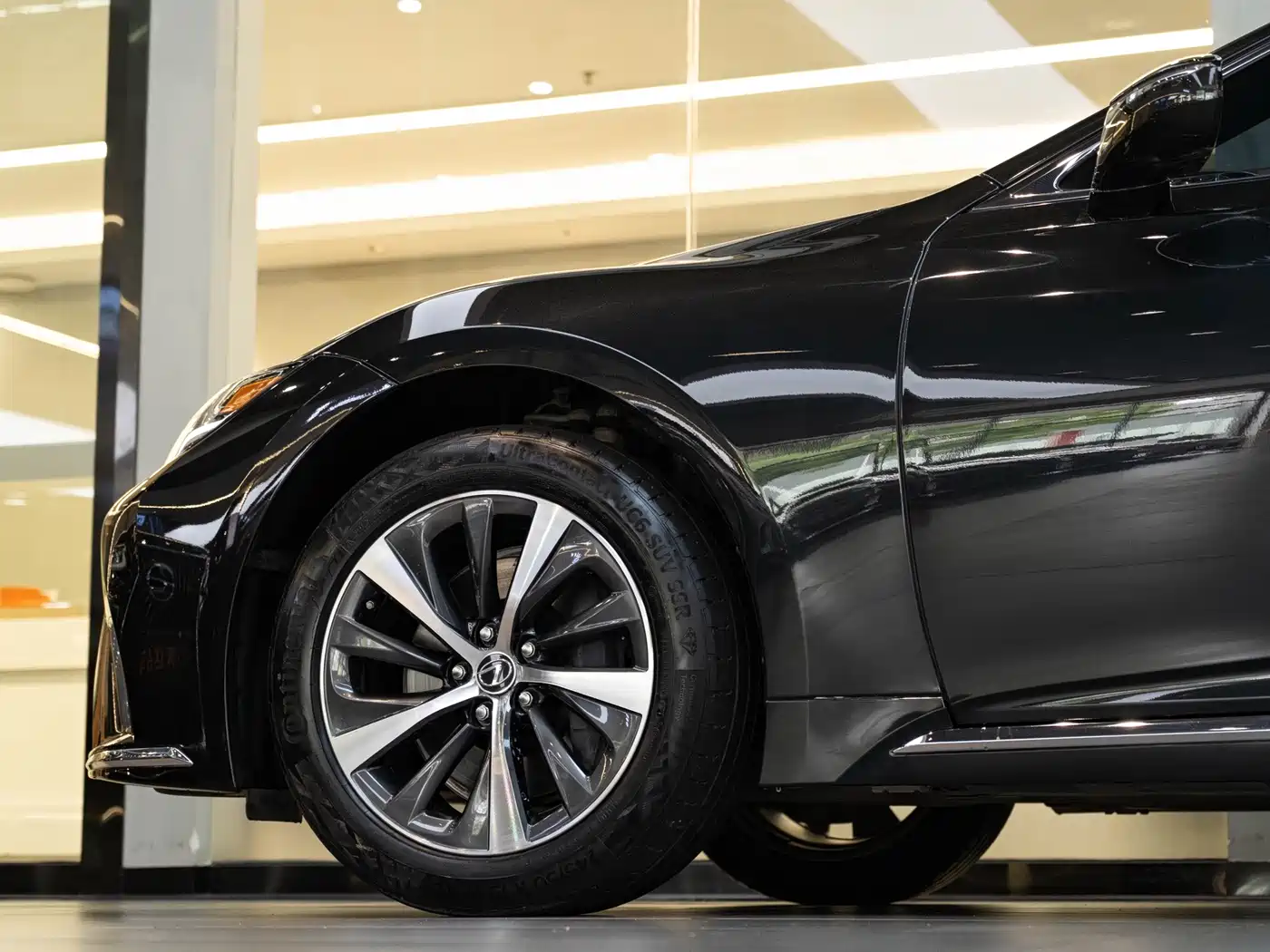 Фото 8 - Lexus LS