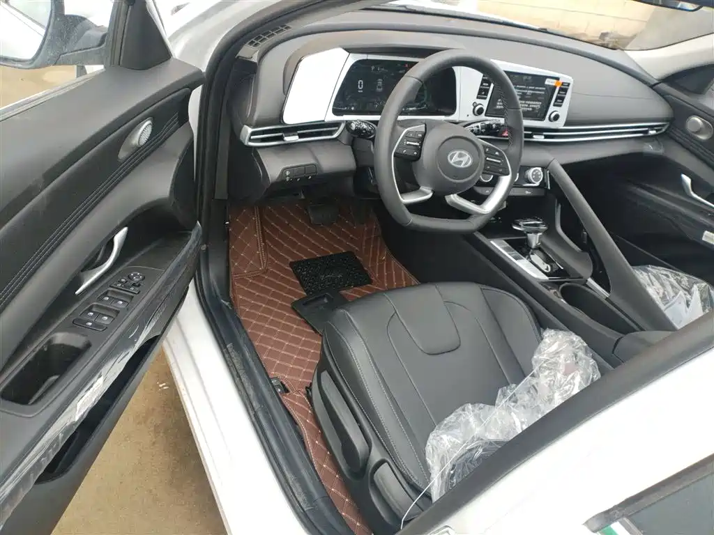 MODERN ELANTRA
