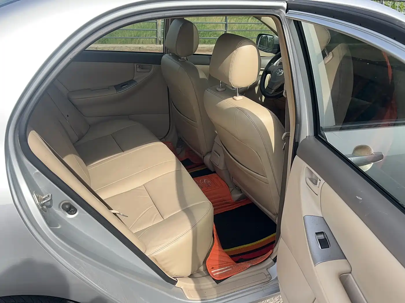 Toyota Corolla 2011 1.6L Manual Luxury Edition фото 23