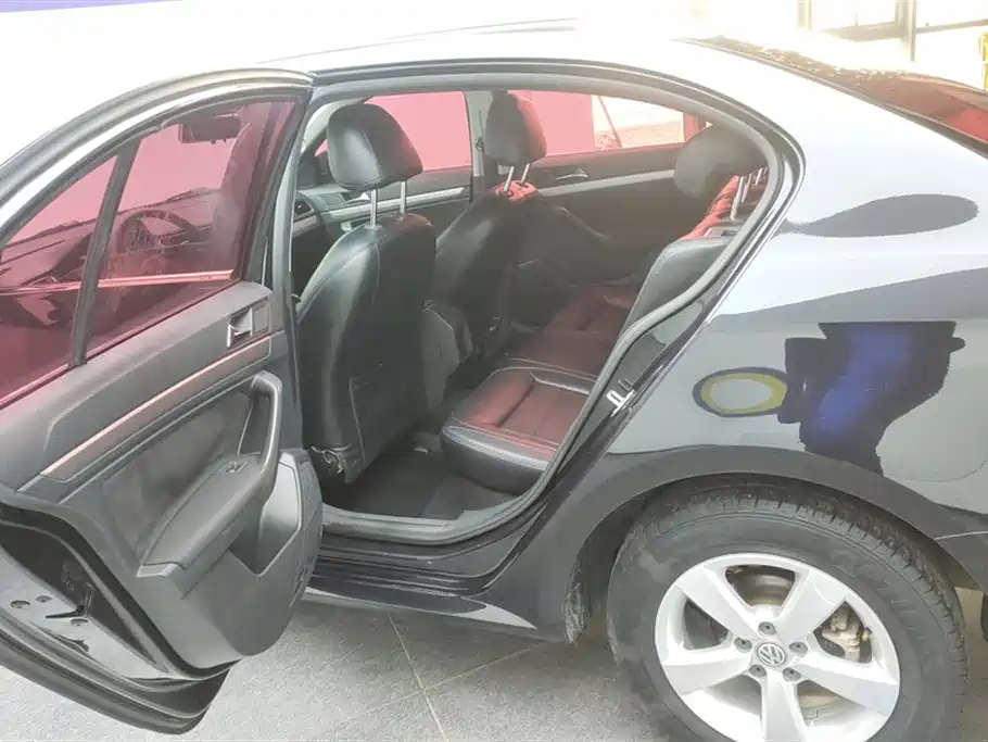 Volkswagen Lavida 2015 1.6L Automatic Trend Edition фото 11
