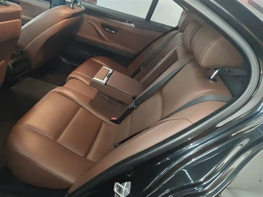 BMW 5 Series 2014 520Li Elegance фото 17