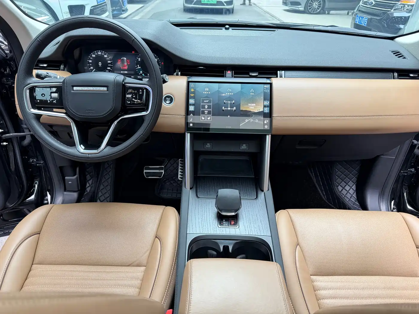 Land Rover Discovery Sport 2024 Luxury Custom Edition фото 18