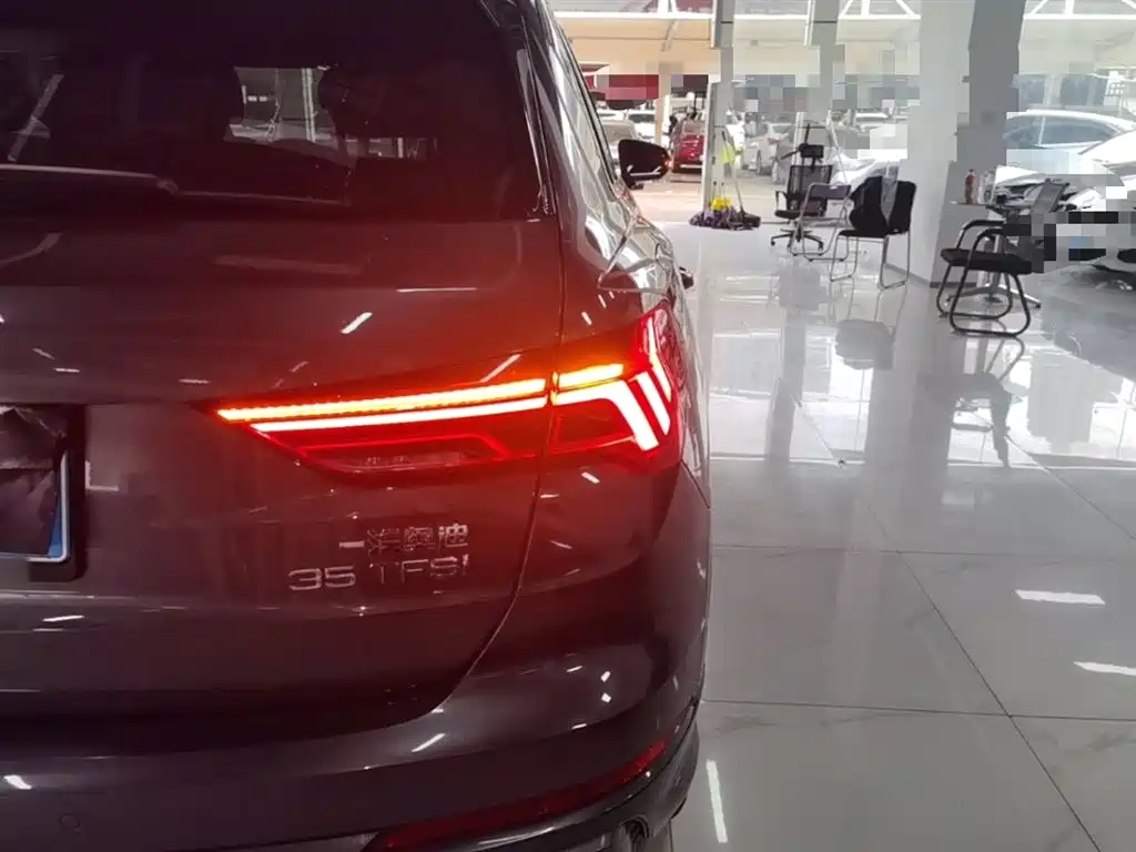 Audi Q3 2023 35 TFSI Fashion Dynamic Model (1.5T) фото 8