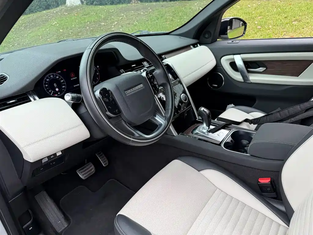 Land Rover Discovery Sport 2020 249PS R-Dynamic Performance Tech 7-seater фото 7