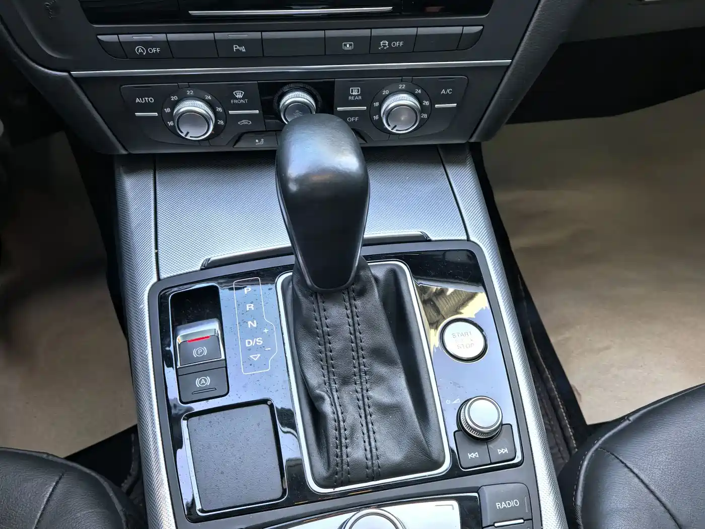 Audi A6L 2018 30th Anniversary 35 TFSI Fashion фото 15