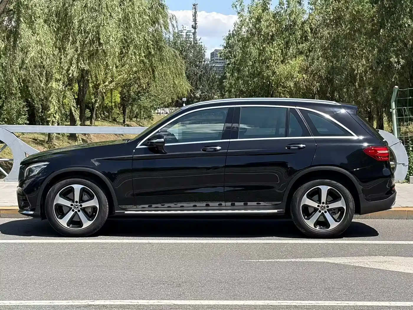 Mercedes-Benz GLC 2018 GLC 260 4MATIC Luxury фото 14