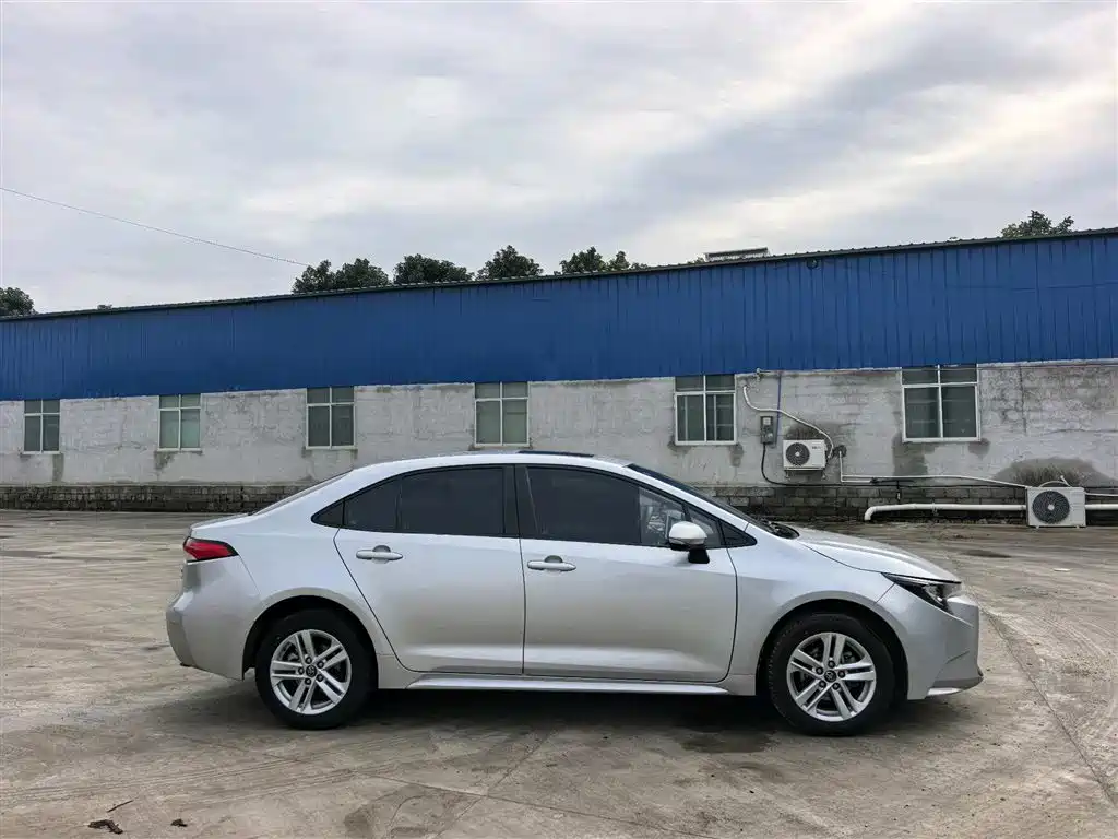 Toyota Levin 2021 185T CVT Sport Edition фото 3