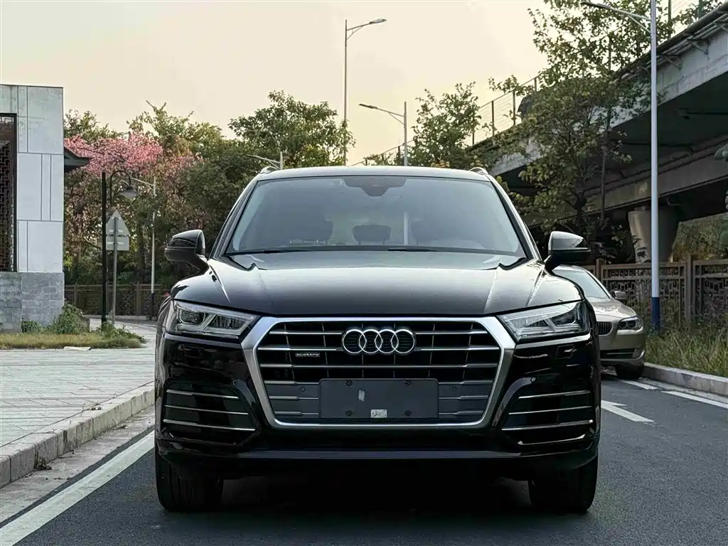 Audi Q5L 2018 40 TFSI Prestige Fashion (China V)