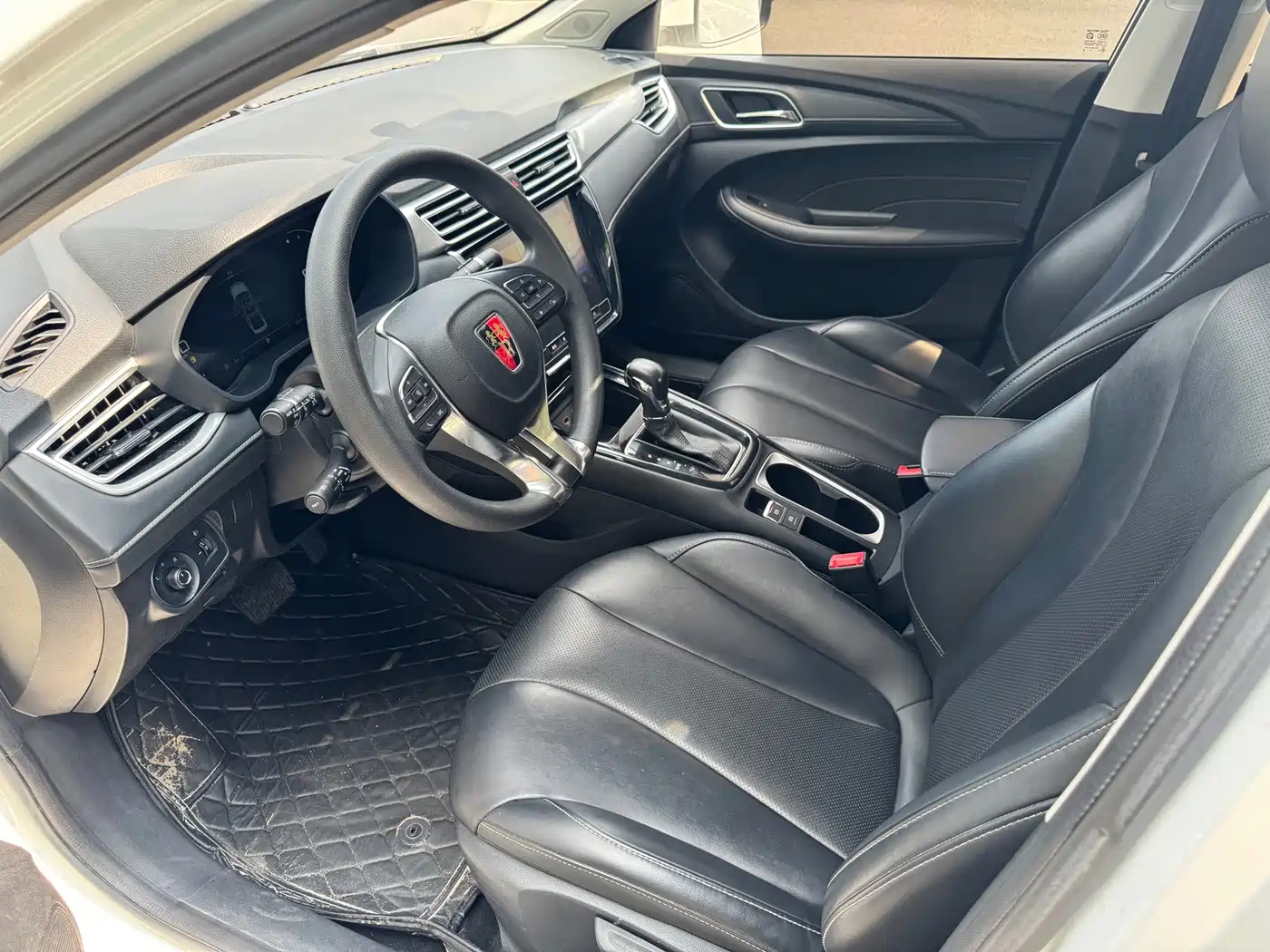 Roewe i5 2019 2020 1.5L Automatic 4G Connected Premium Flagship Edition