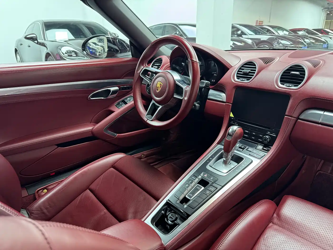 Porsche 718 2018 Boxster 2.0T фото 12