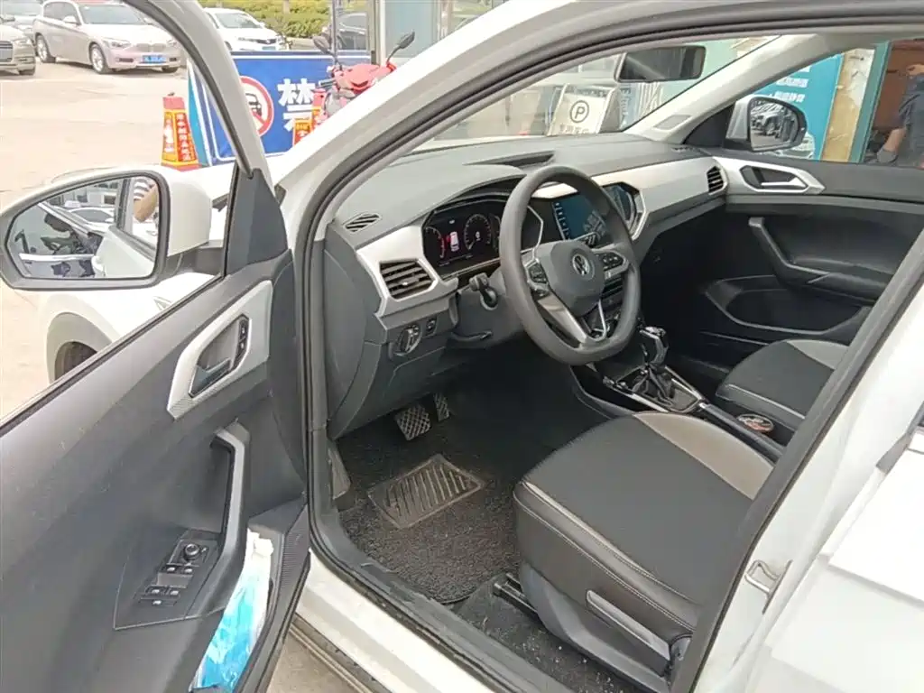 Volkswagen Tanying 2021 1.5L Automatic Smart Connect Edition фото 16