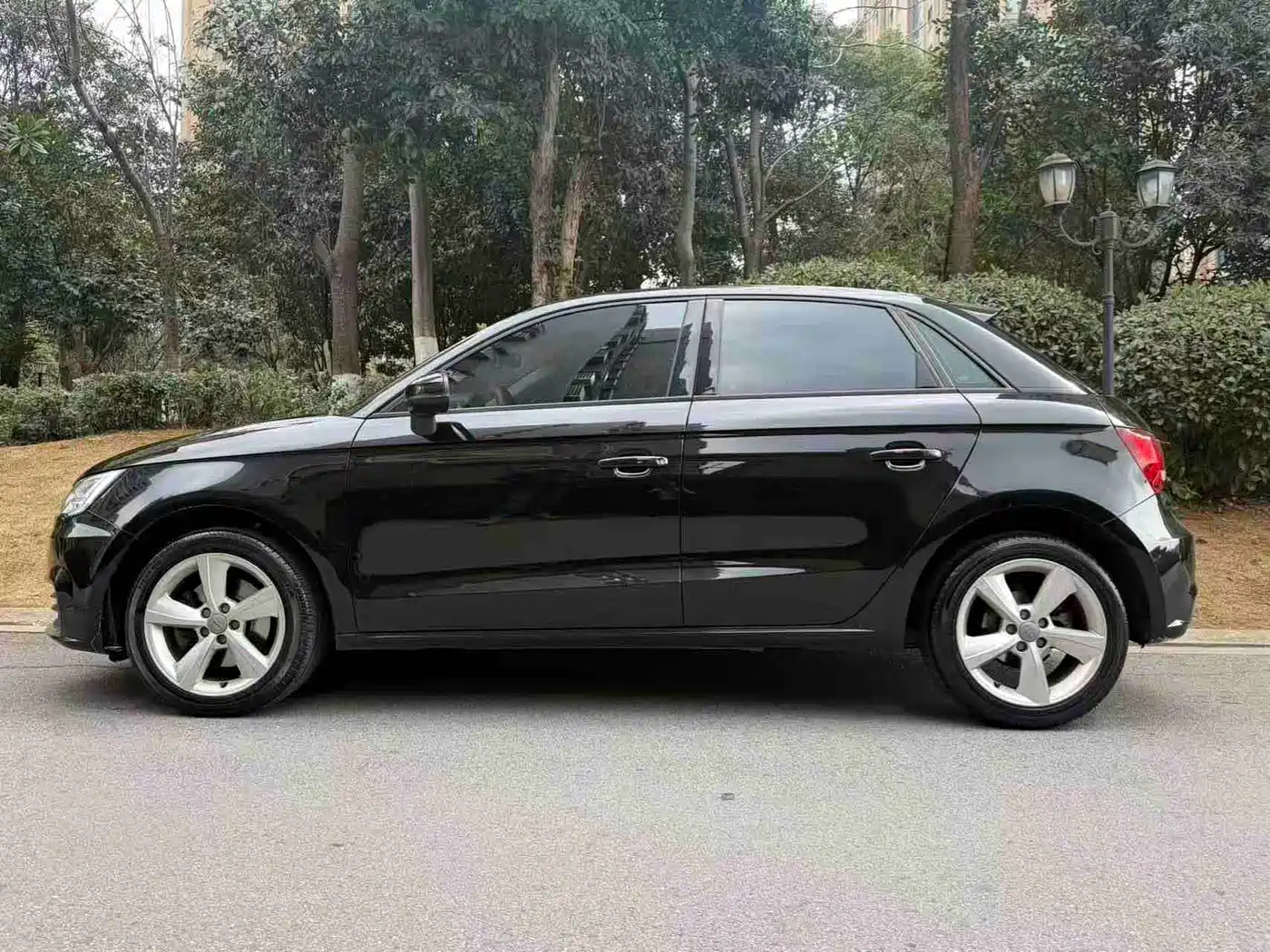 Audi A1 2016 30 TFSI Sportback Design Style Edition фото 3