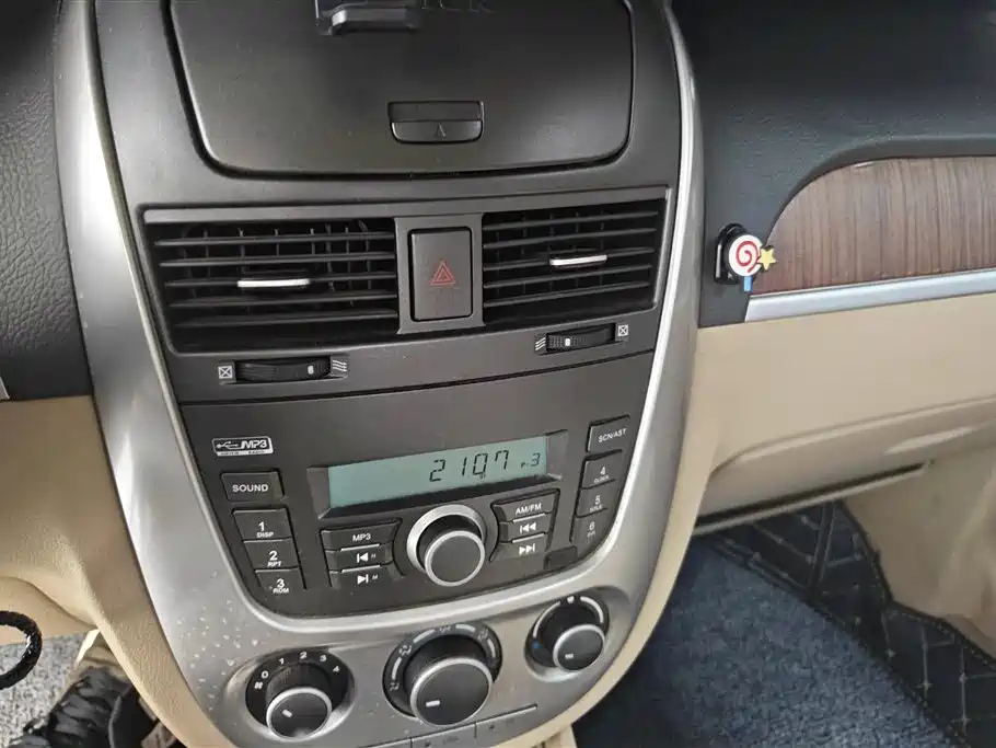 Buick Excelle 2013 1.5L Manual Classic Edition фото 13