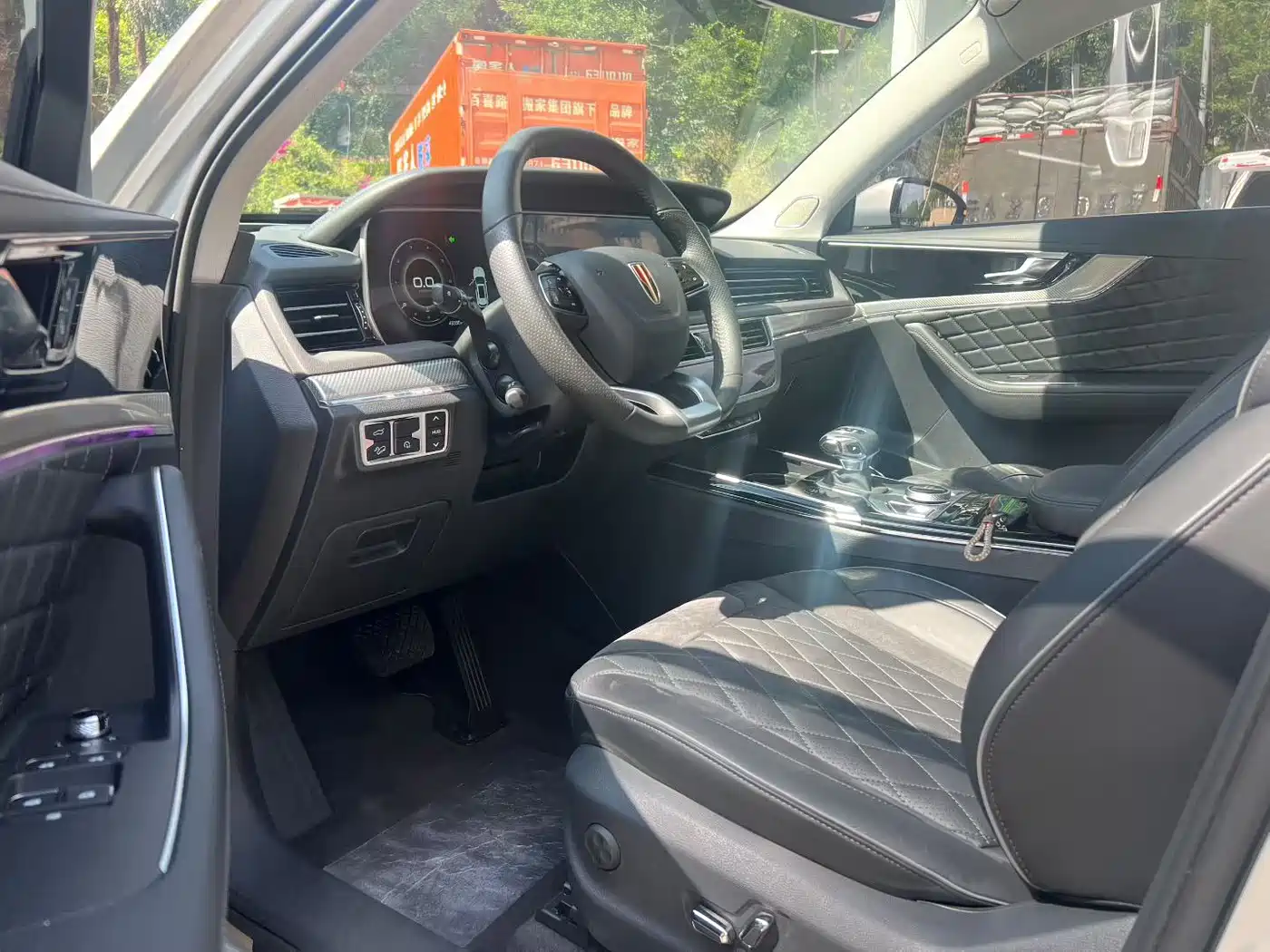 Hongqi HS5 2019 2.0T Smart Connect Enjoy Edition фото 4
