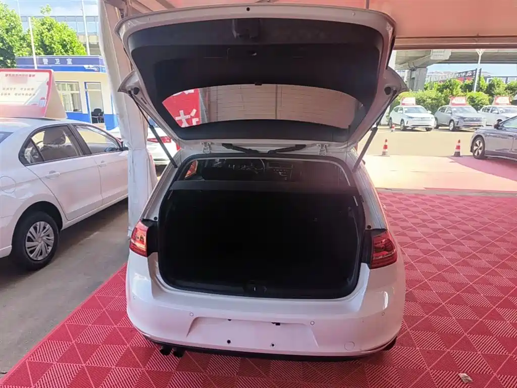 Volkswagen Golf 2016 230TSI Automatic Comfort фото 19