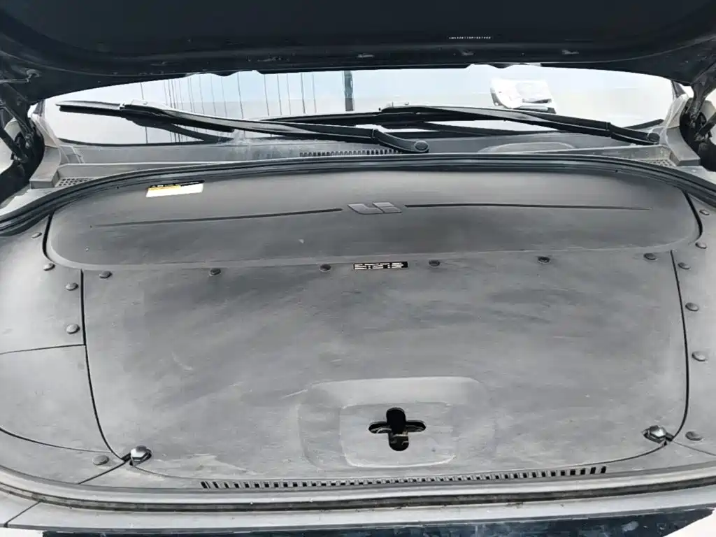 Photo 20 - Li Auto Li ONE