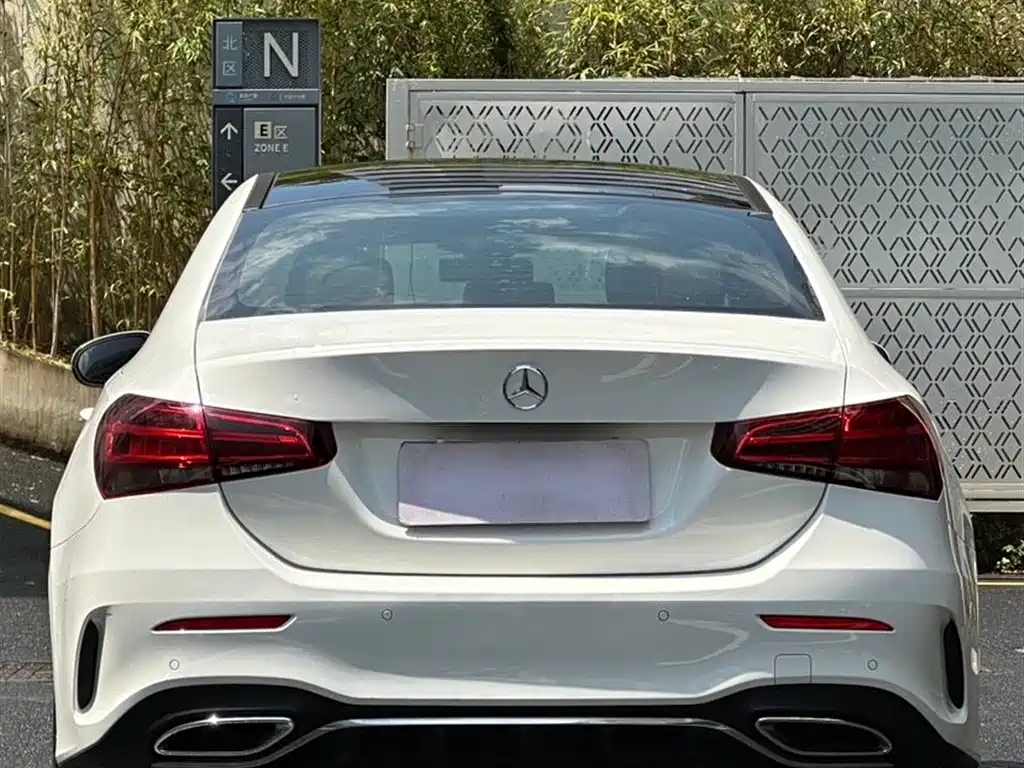 Mercedes-Benz A-Class 2019 A 180 L Sport Sedan фото 5