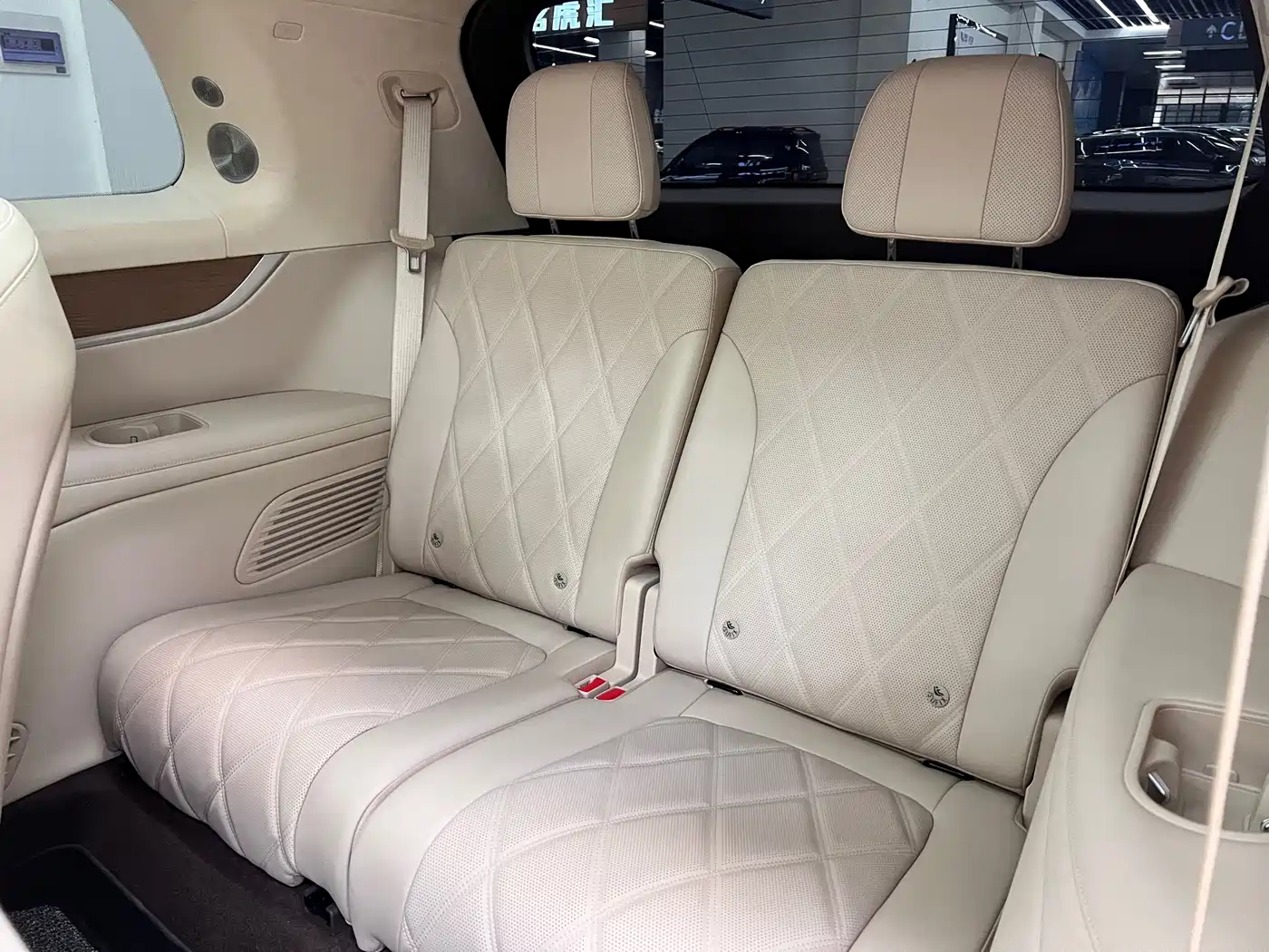 AITO Wenjie AITO M9 2025 Extended Range Ultra 52kWh 6-Seater фото 20