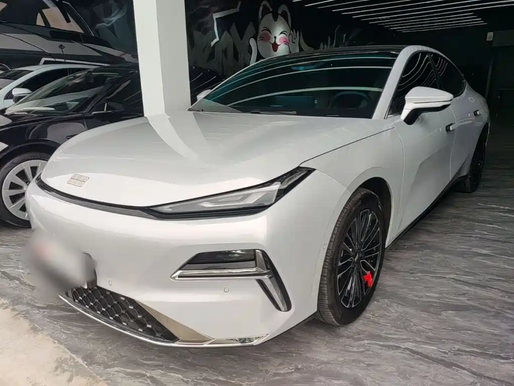 Geely Galaxy Xingyao 8 2025 130km EM-i Premium Edition