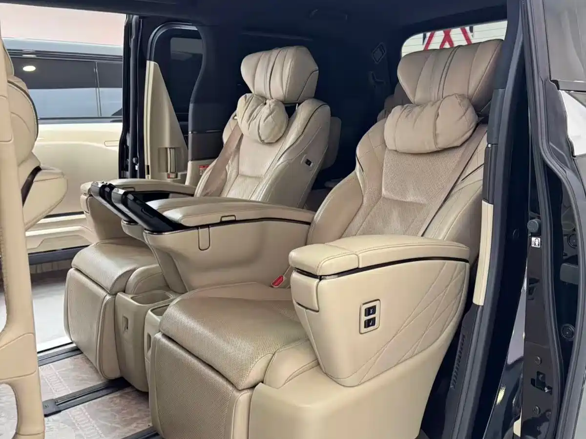 Toyota Vellfire 2024 Crown Hybrid 2.5L Executive Premium Edition фото 5