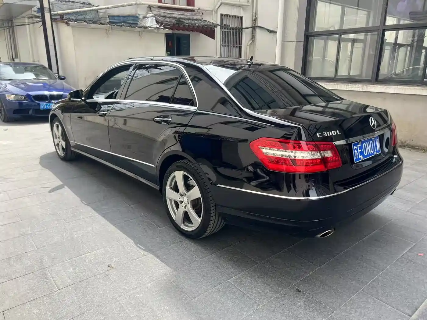 Mercedes-Benz E-Class 2012 E 300 L Fashion фото 2