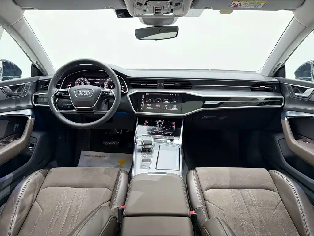Фото 13 - Audi A7L