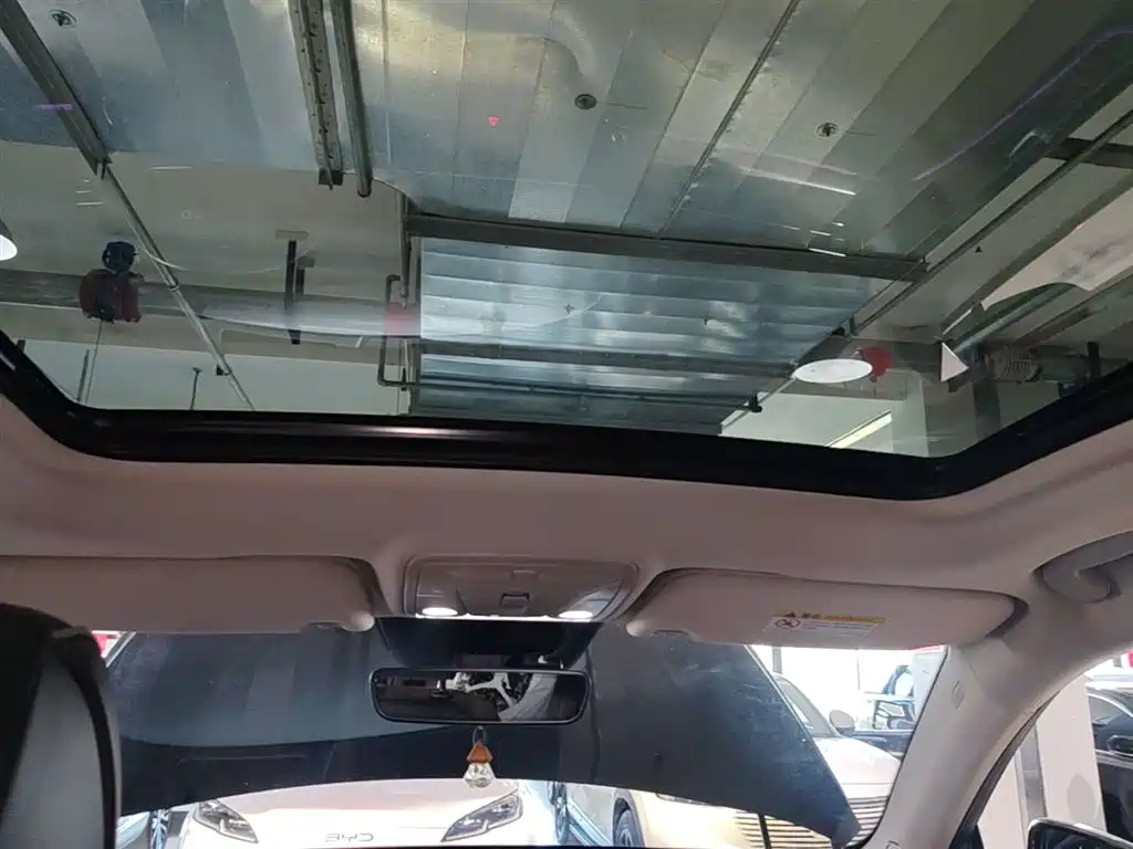 Hongqi HS5 2022 Facelift 2.0T Smart Flag Enjoyment Edition фото 18