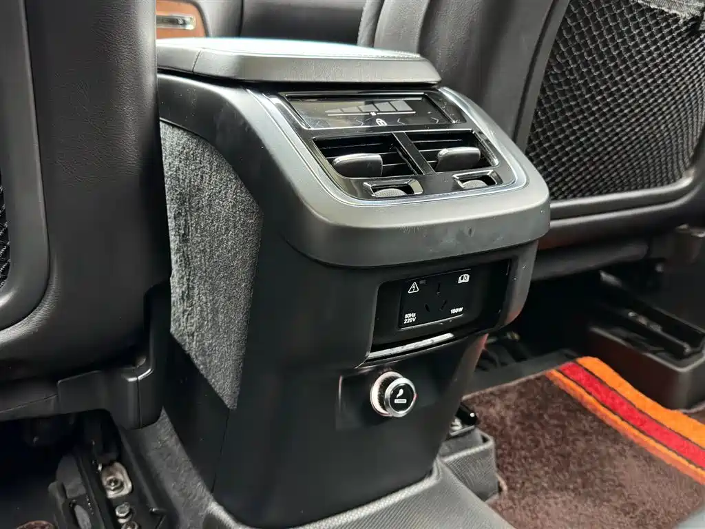 Фото 30 - Volvo XC90