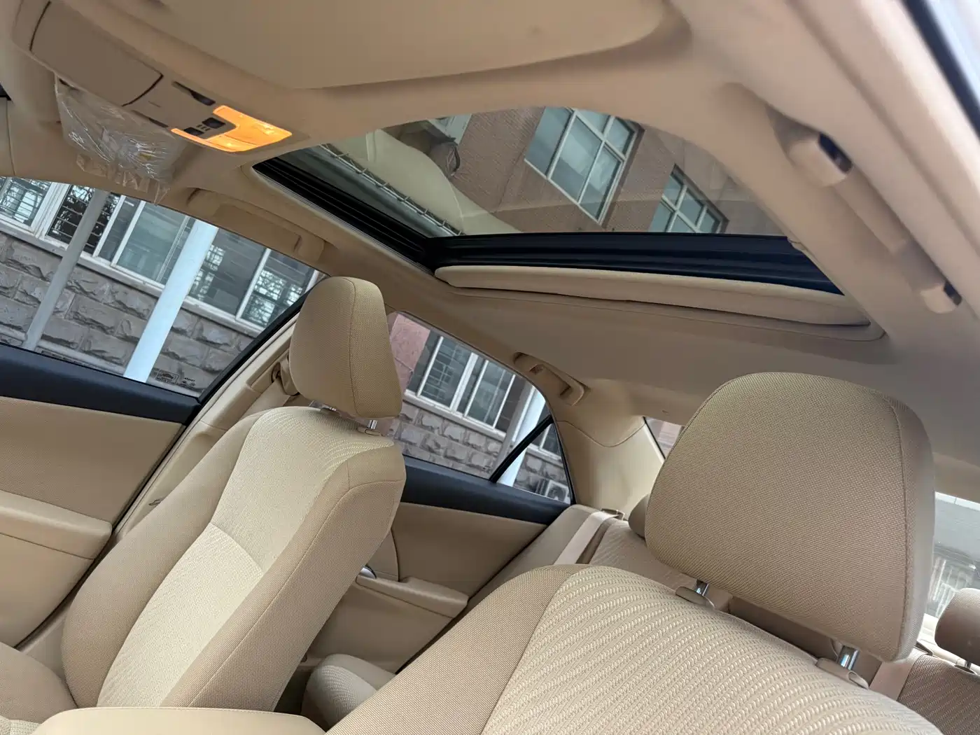 Toyota Camry 2015 2.0E Elite Edition фото 19