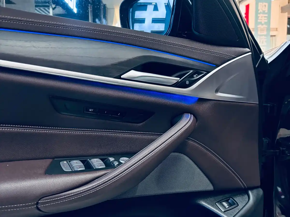 BMW 5 Series 2023 Facelift 530Li Leading M Sport Package фото 7