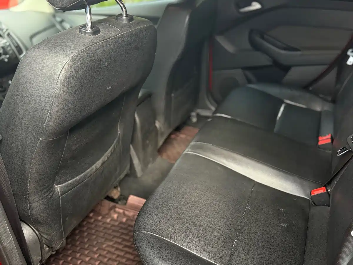 Фото 8 - Ford Focus