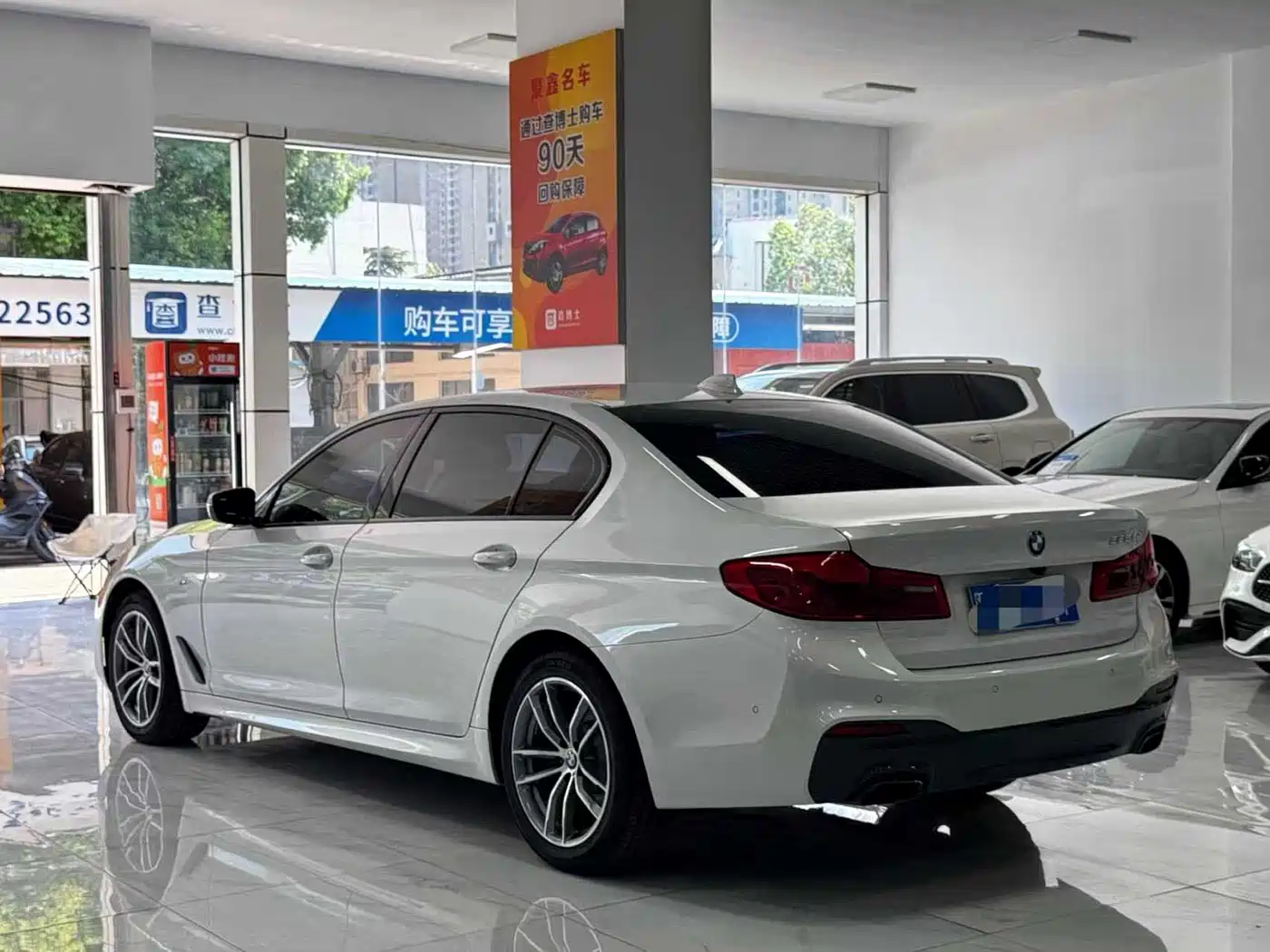 BMW 5 Series 2019 525Li M Sport Package фото 6