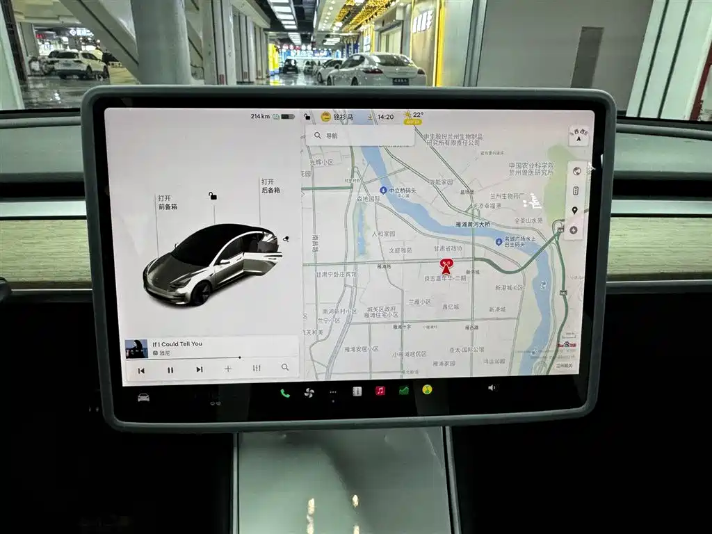 TESLA MODEL 3