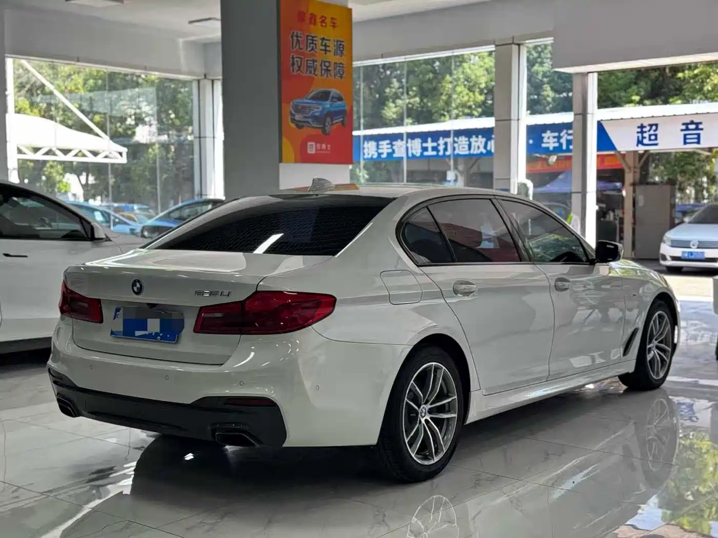BMW 5 Series 2019 525Li M Sport Package фото 4