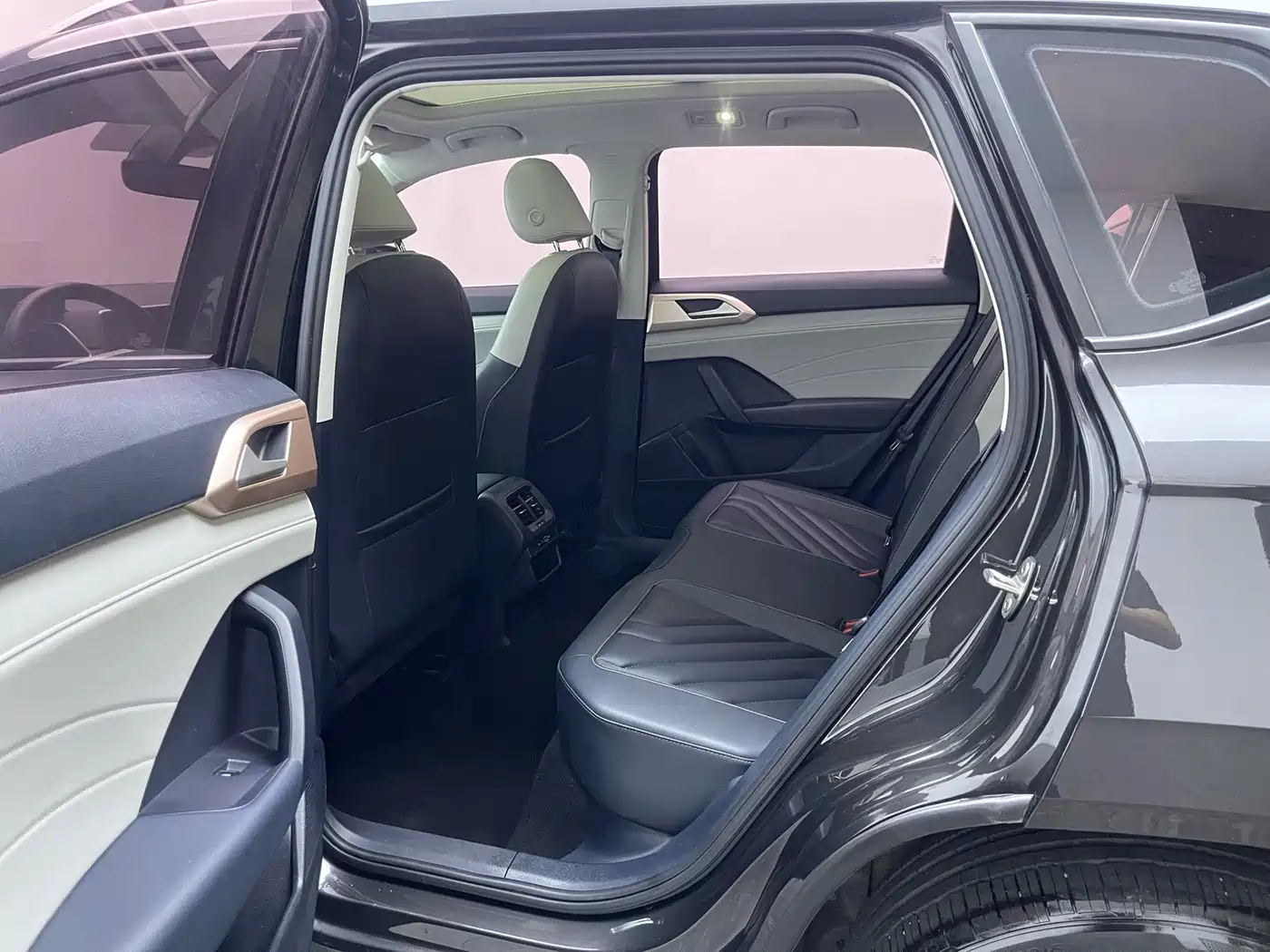 Volkswagen Tharu, миниатюра 12