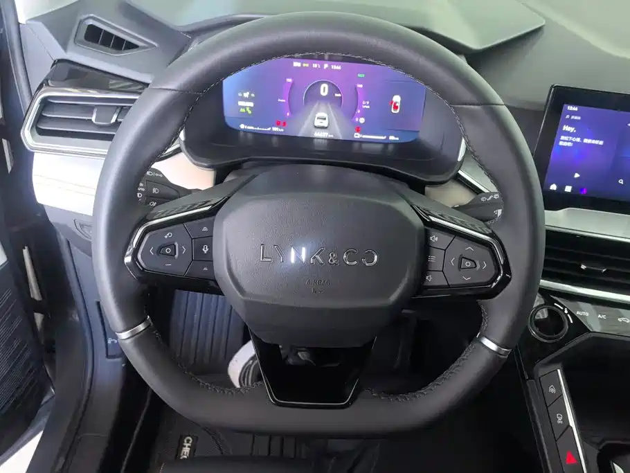 Lynk & Co 06 EM-P 2022 2022 PHEV 84KM Range Pro