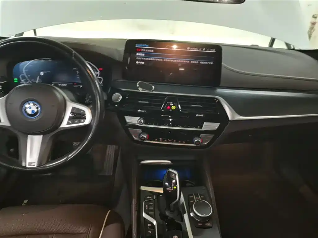 BMW 5 Series New Energy 2022 Facelift 535Le M Sport Package фото 13