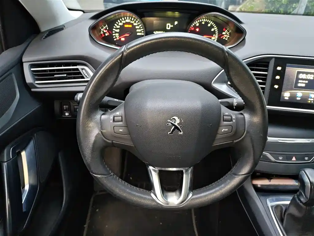 Peugeot 308S 2015 1.2T Auto Dynamic Edition фото 3