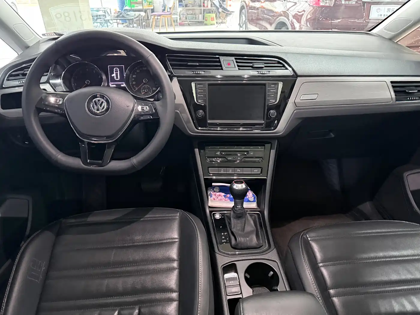 Volkswagen Touran 2018 Touran L 280TSI DSG Frontier Edition 7-Seater China V фото 13