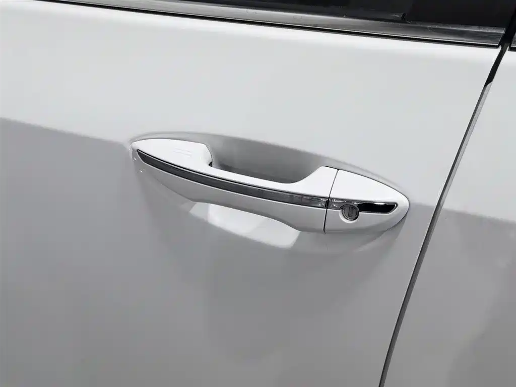 Toyota Corolla 2018 Hybrid 1.8L E-CVT Smart Edition фото 18