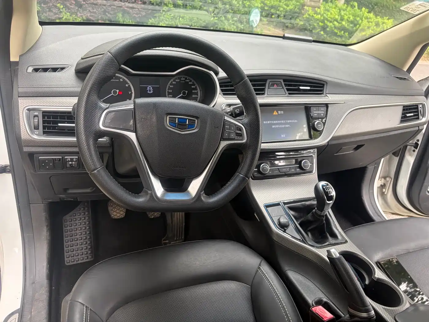 Geely Emgrand GS 2016 2016 Elegance Edition 1.3T Manual Premium