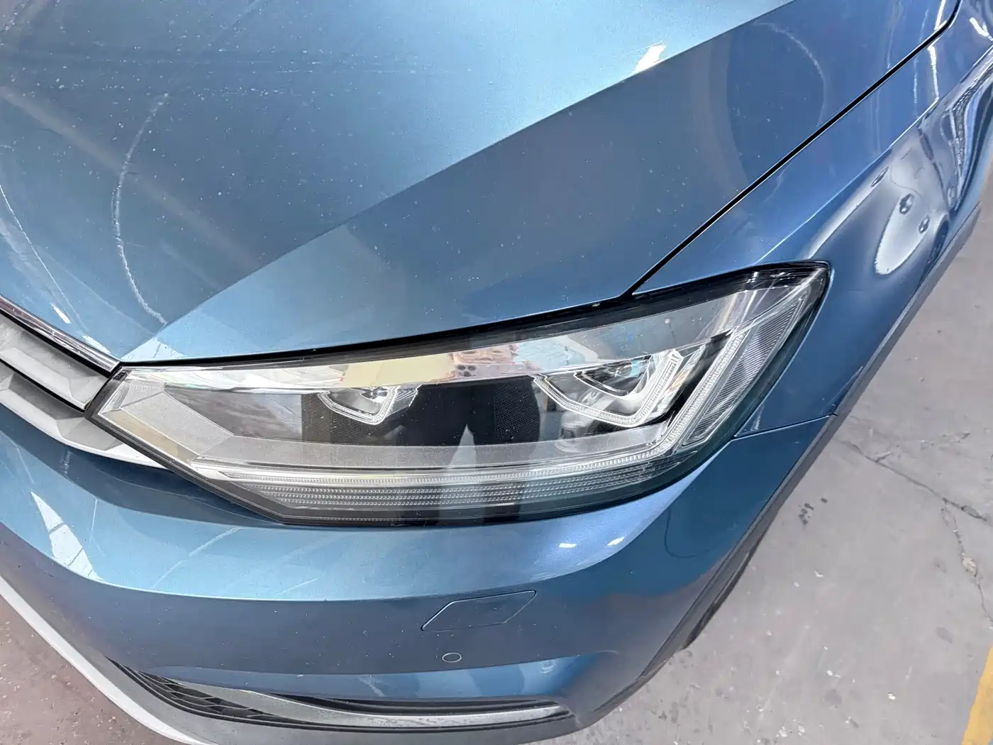 Volkswagen Touran 2018 Touran L 280TSI DSG Frontier Edition 7-Seater China V фото 4
